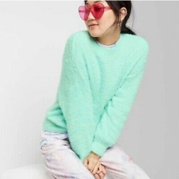 NWOT Wild fable fuzzy Sweater light Green balloon sleeves size M - Picture 1 of 5